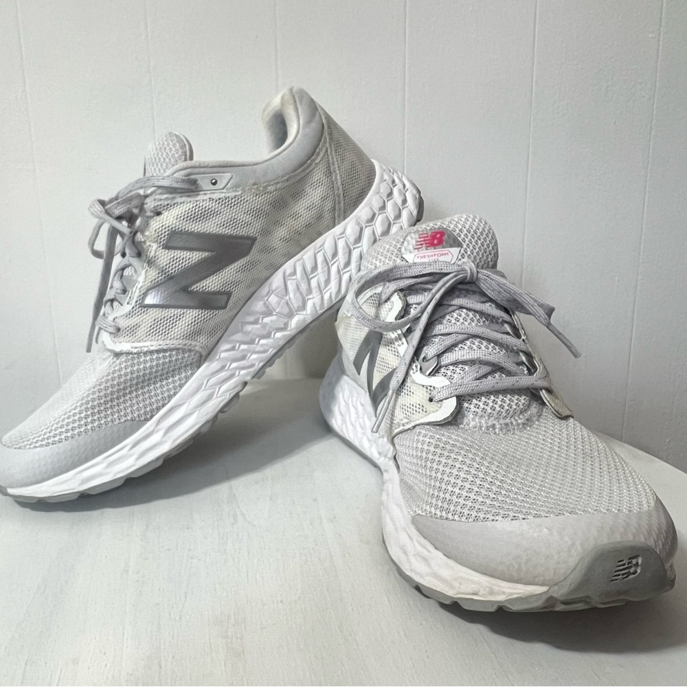New Balance Fresh Foam Women's White Gray Running Athletic Sneakers Size 9.5 - Picture 7 of 15